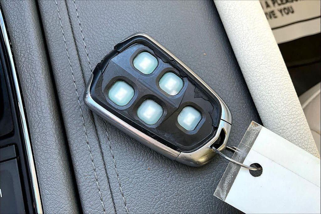 used 2022 Cadillac XT5 car, priced at $25,298