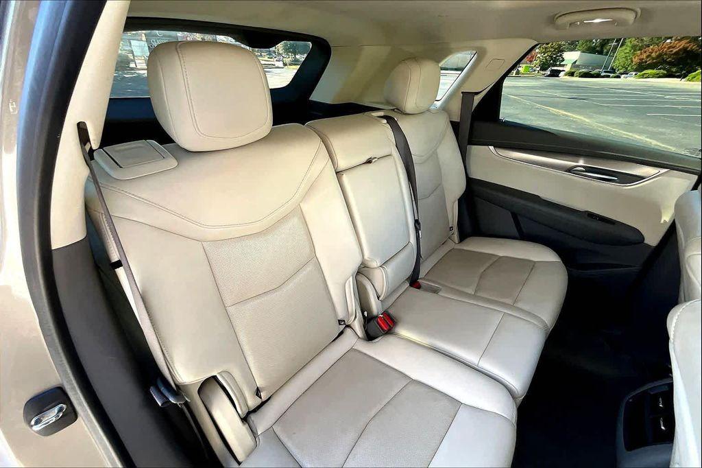 used 2022 Cadillac XT5 car, priced at $25,298