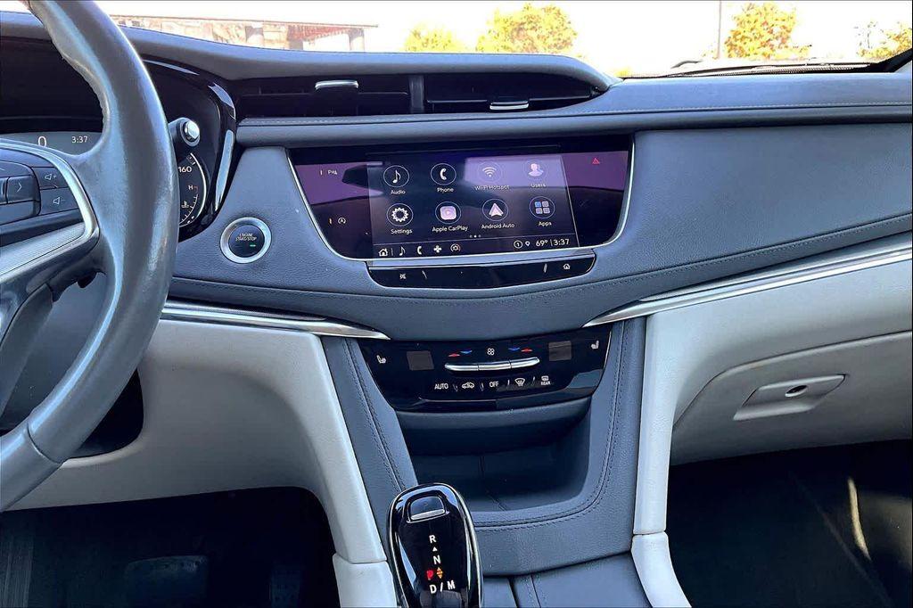 used 2022 Cadillac XT5 car, priced at $25,298