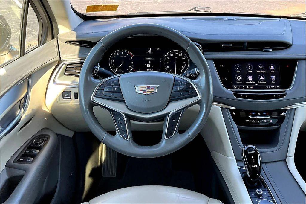 used 2022 Cadillac XT5 car, priced at $25,298