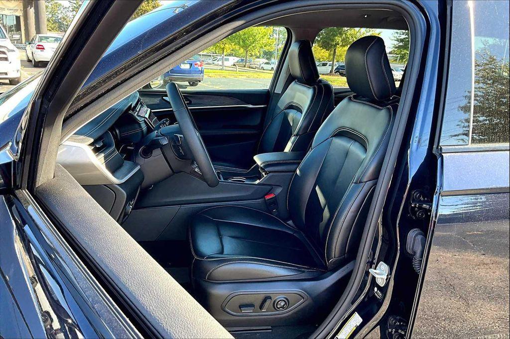 used 2024 Jeep Grand Cherokee L car, priced at $31,698