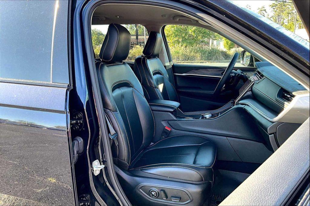 used 2024 Jeep Grand Cherokee L car, priced at $31,698