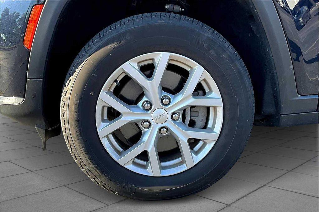 used 2024 Jeep Grand Cherokee L car, priced at $31,698