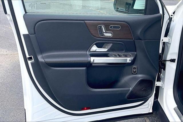 new 2025 Mercedes-Benz GLB 250 car, priced at $51,020