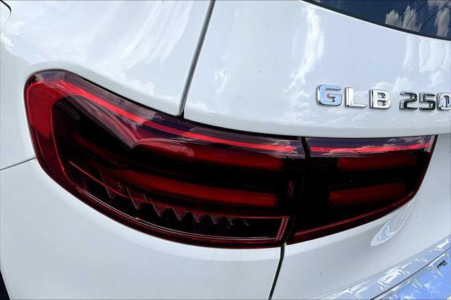 new 2025 Mercedes-Benz GLB 250 car, priced at $51,020