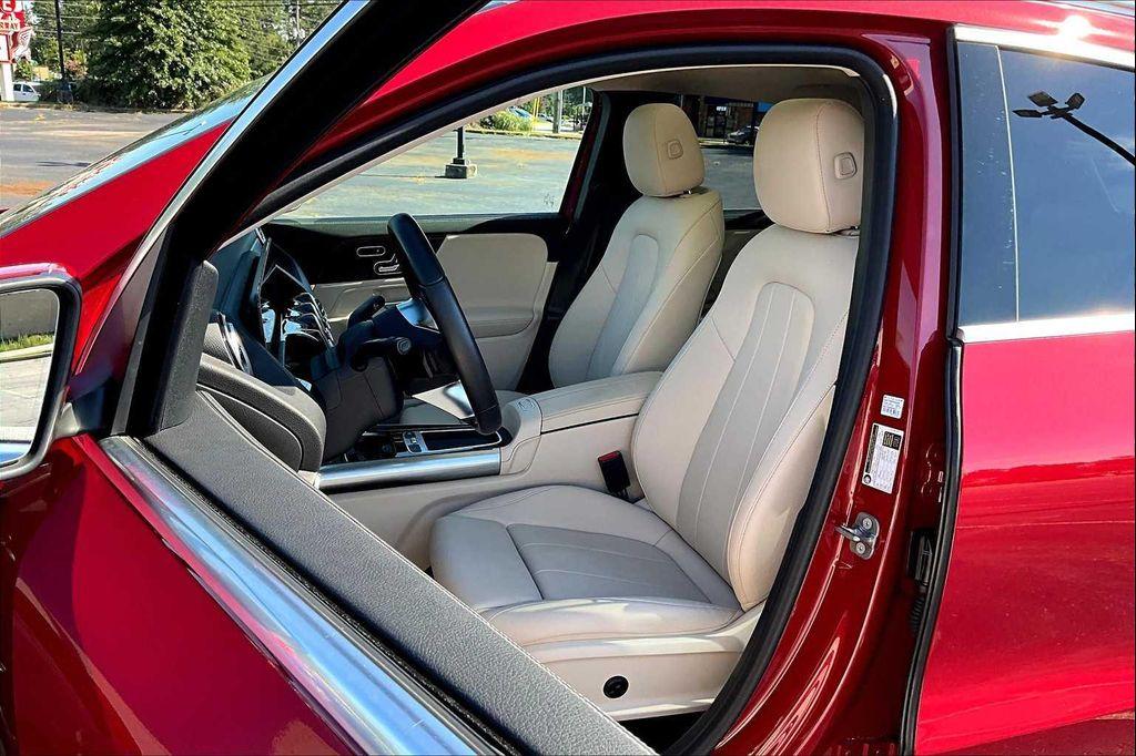 used 2025 Mercedes-Benz GLA 250 car, priced at $43,798