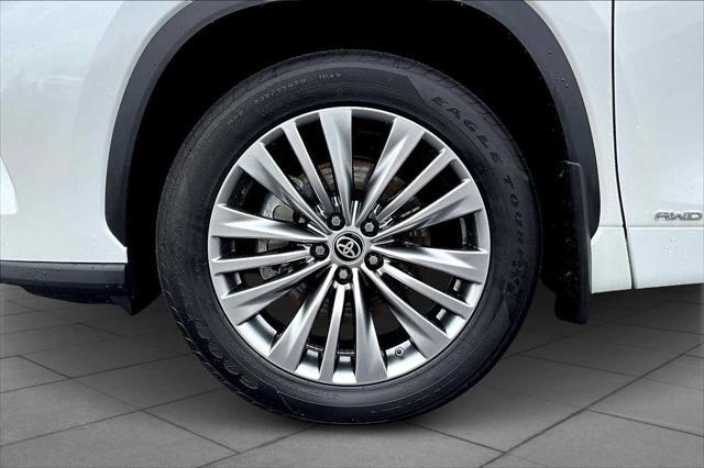 used 2024 Toyota Highlander Hybrid car, priced at $54,198
