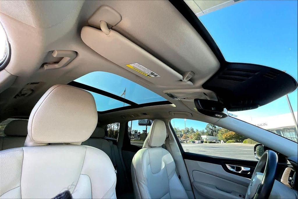 used 2021 Volvo XC60 car, priced at $23,998
