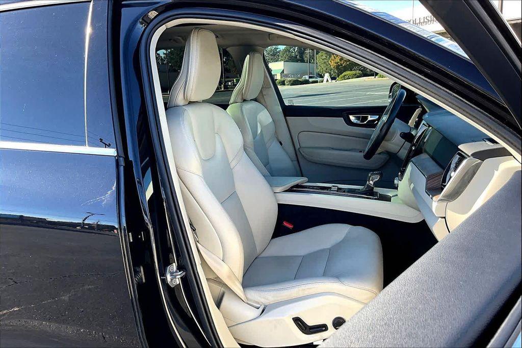used 2021 Volvo XC60 car, priced at $23,998