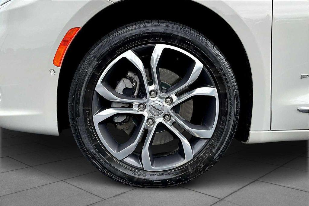 used 2021 Chrysler Pacifica car, priced at $31,998
