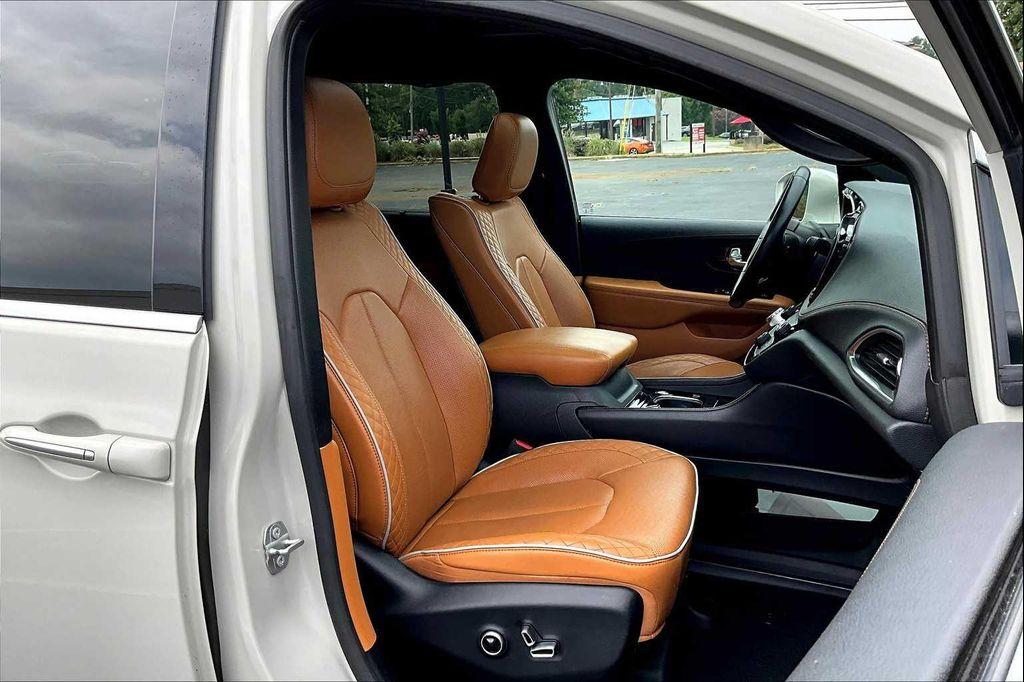 used 2021 Chrysler Pacifica car, priced at $31,998