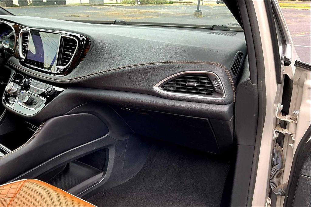 used 2021 Chrysler Pacifica car, priced at $31,998