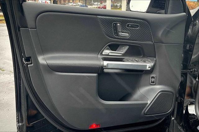 new 2025 Mercedes-Benz GLB 250 car, priced at $47,145