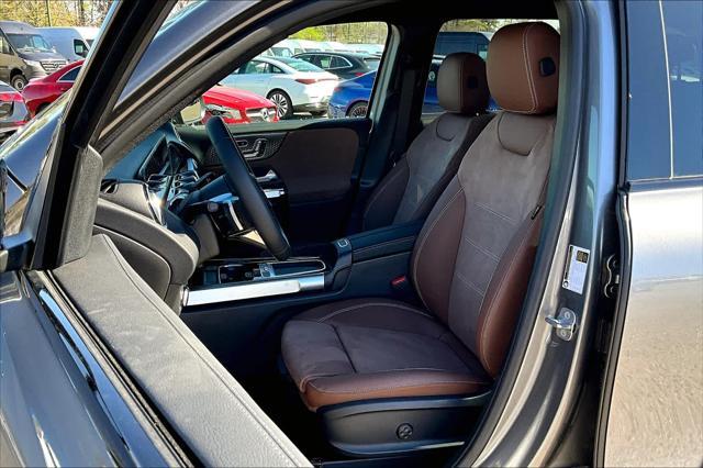 new 2025 Mercedes-Benz GLB 250 car, priced at $53,895