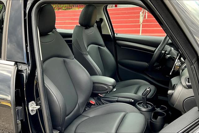 used 2024 MINI Hardtop car, priced at $28,398