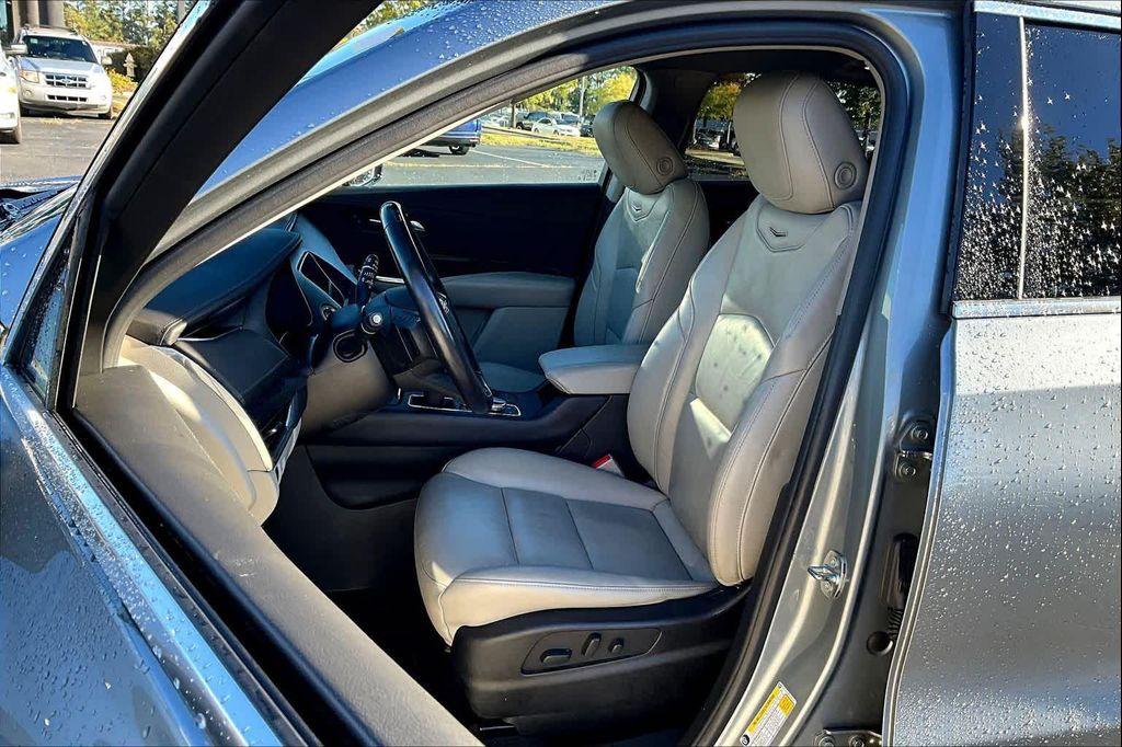 used 2023 Cadillac XT4 car, priced at $24,998