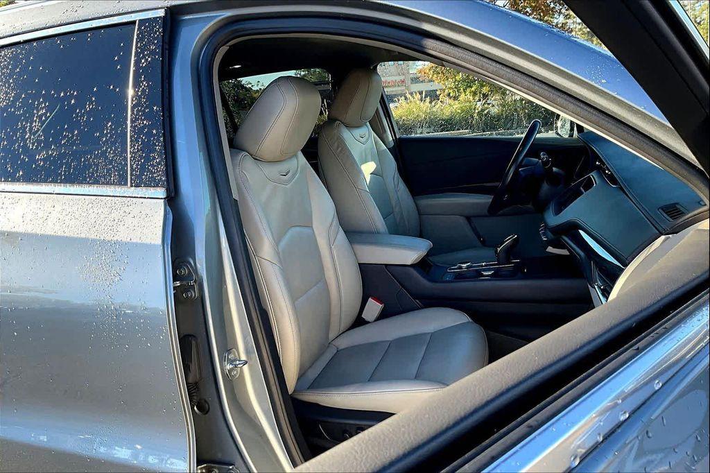 used 2023 Cadillac XT4 car, priced at $24,998