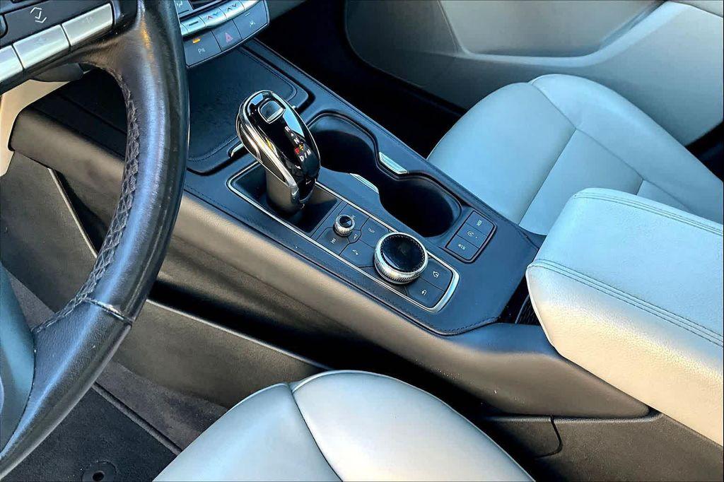 used 2023 Cadillac XT4 car, priced at $24,998