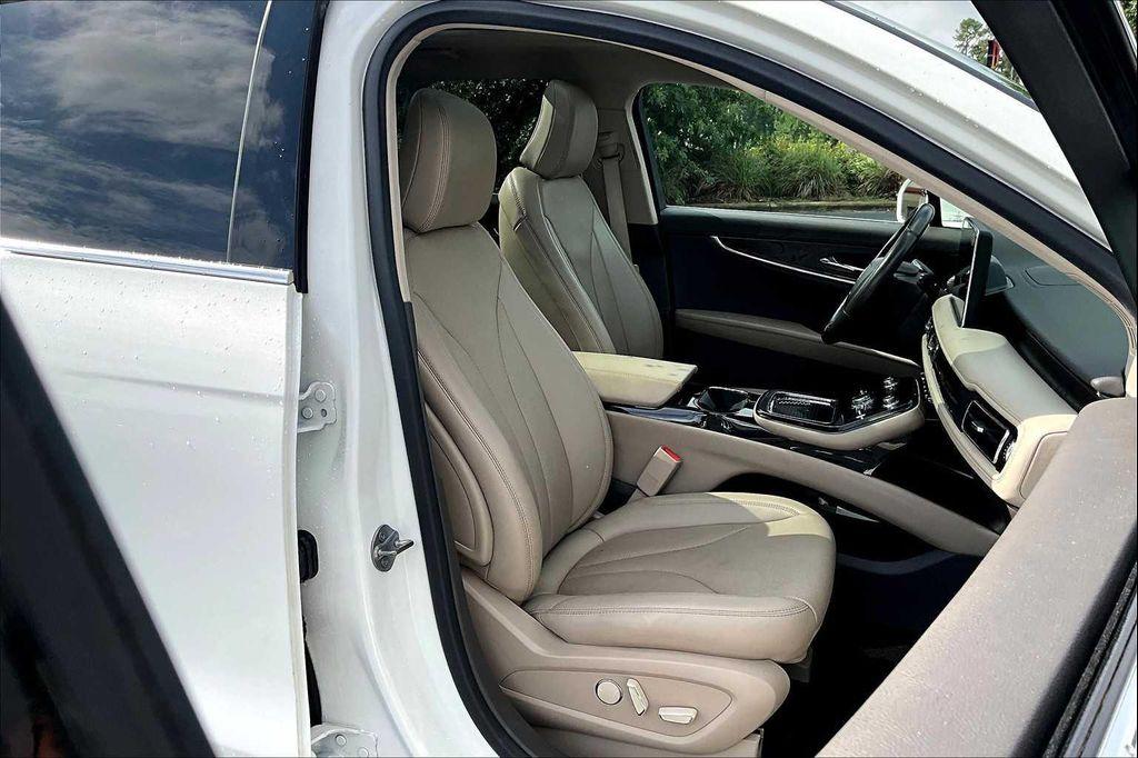 used 2022 Lincoln Nautilus car, priced at $33,798
