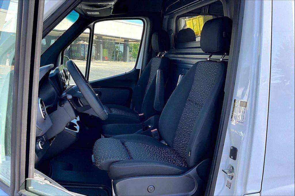 new 2025 Mercedes-Benz Sprinter 2500 car, priced at $69,385