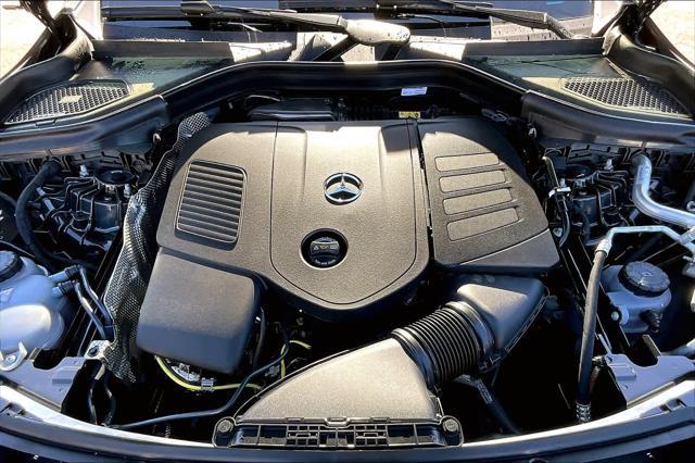 new 2025 Mercedes-Benz GLC 300 car, priced at $58,935