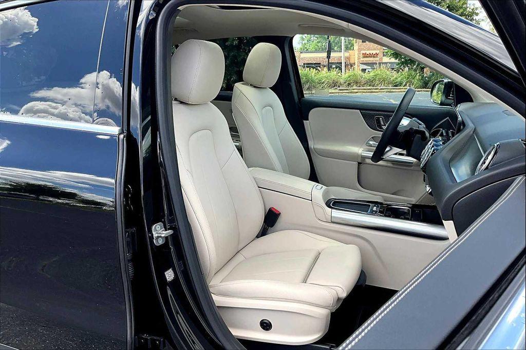 used 2025 Mercedes-Benz GLA 250 car, priced at $43,098