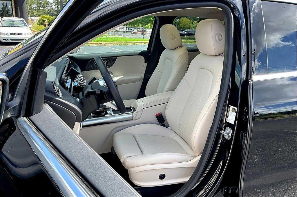 used 2025 Mercedes-Benz GLA 250 car, priced at $43,098