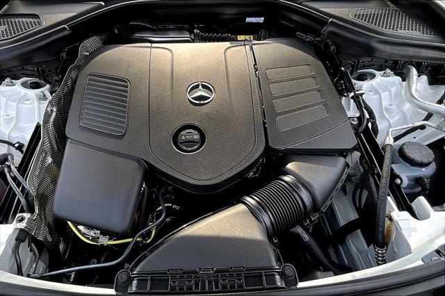 new 2025 Mercedes-Benz GLC 300 car, priced at $54,585