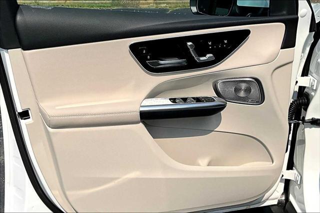 new 2025 Mercedes-Benz GLC 300 car, priced at $54,585