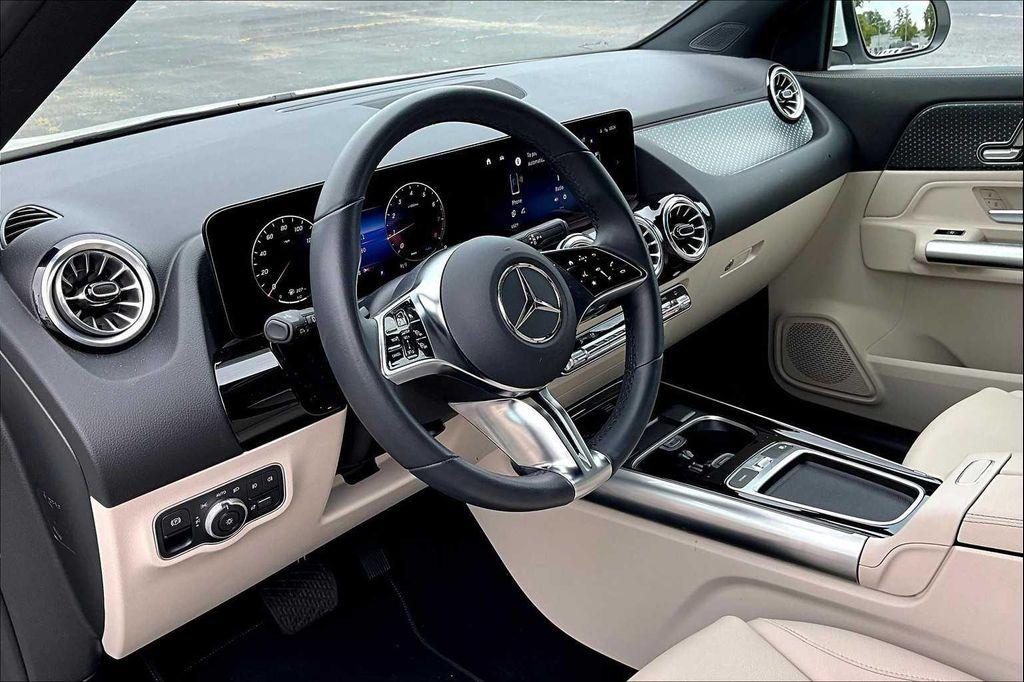 used 2025 Mercedes-Benz GLA 250 car, priced at $34,998
