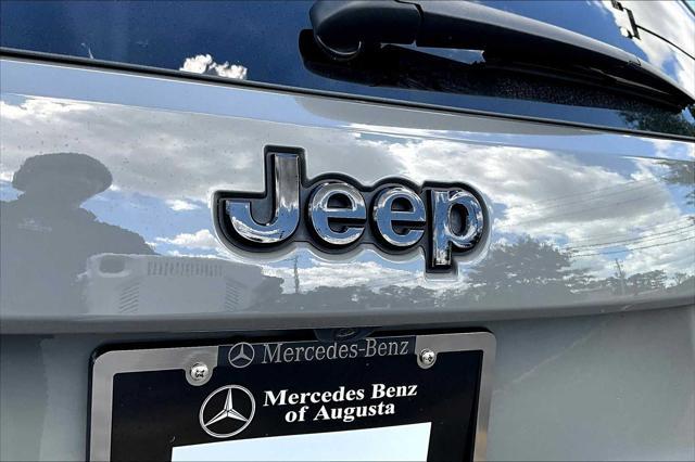 used 2021 Jeep Grand Cherokee car, priced at $17,998