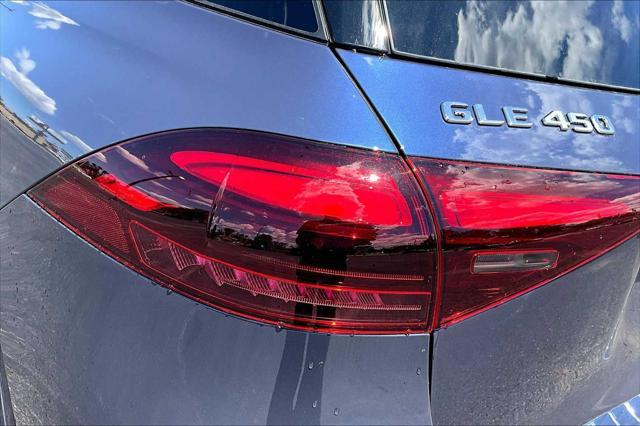 new 2025 Mercedes-Benz GLE 450 car, priced at $83,195