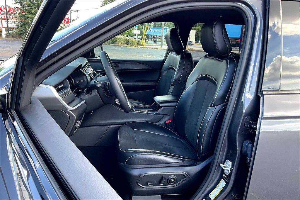 used 2024 Jeep Grand Cherokee L car, priced at $29,498