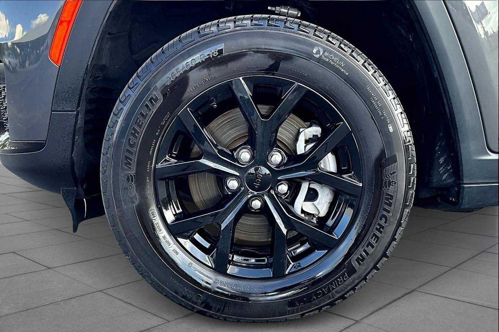 used 2024 Jeep Grand Cherokee L car, priced at $29,498