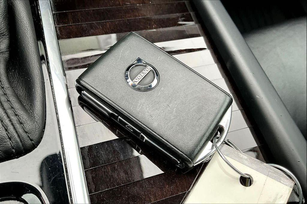 used 2019 Volvo XC90 car, priced at $22,598