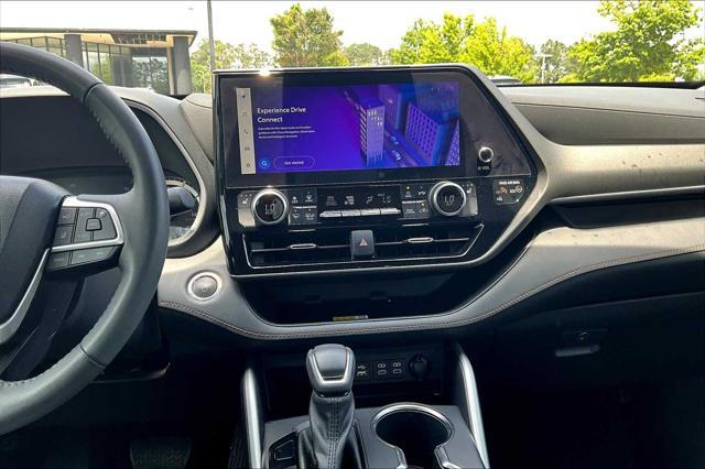 used 2023 Toyota Highlander Hybrid car, priced at $43,998