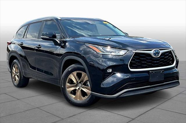 used 2023 Toyota Highlander Hybrid car, priced at $43,998
