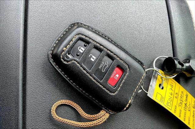 used 2023 Toyota Highlander Hybrid car, priced at $43,998