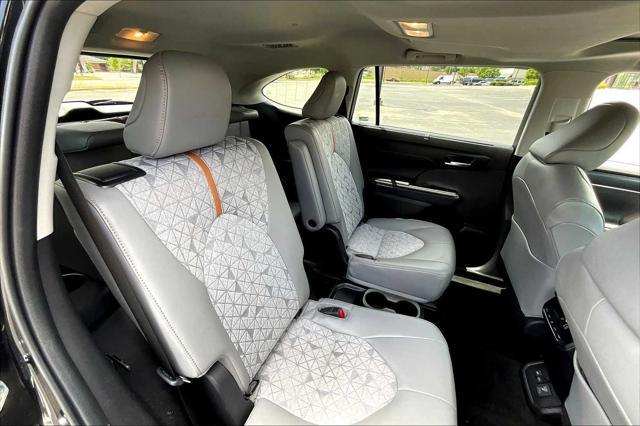 used 2023 Toyota Highlander Hybrid car, priced at $43,998