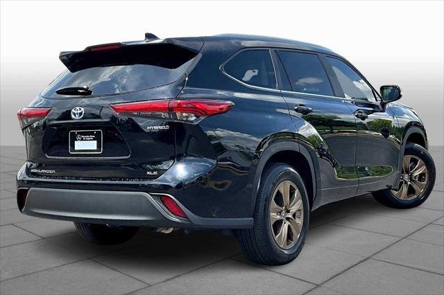 used 2023 Toyota Highlander Hybrid car, priced at $43,998