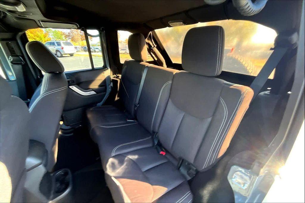 used 2015 Jeep Wrangler Unlimited car, priced at $16,498