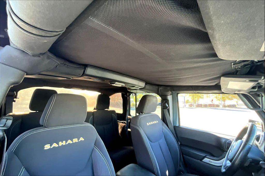 used 2015 Jeep Wrangler Unlimited car, priced at $16,498