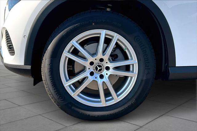 new 2025 Mercedes-Benz GLC 300 car, priced at $52,385