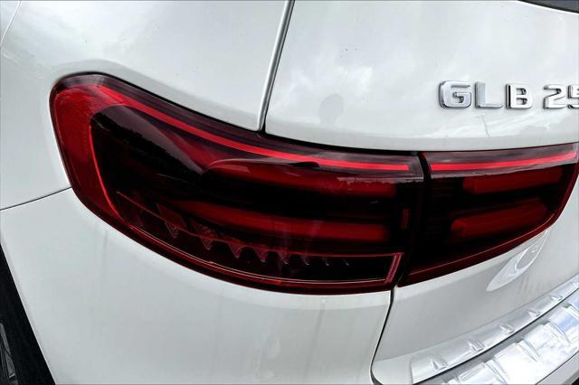 new 2025 Mercedes-Benz GLB 250 car, priced at $49,580