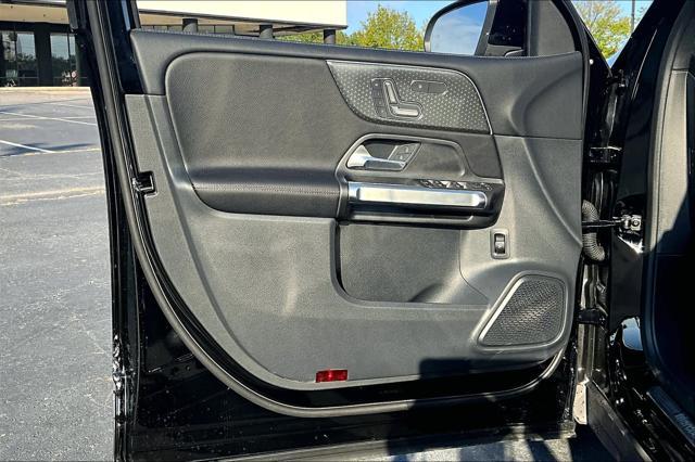 new 2025 Mercedes-Benz GLB 250 car, priced at $47,145