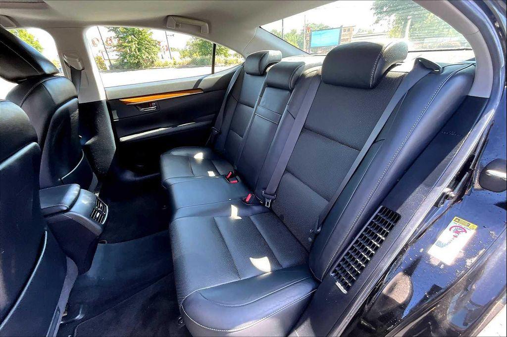 used 2013 Lexus ES 300h car, priced at $16,498