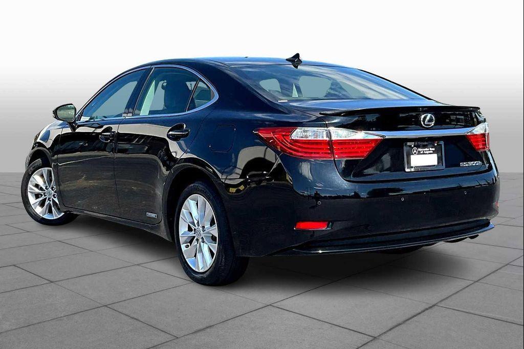 used 2013 Lexus ES 300h car, priced at $16,498