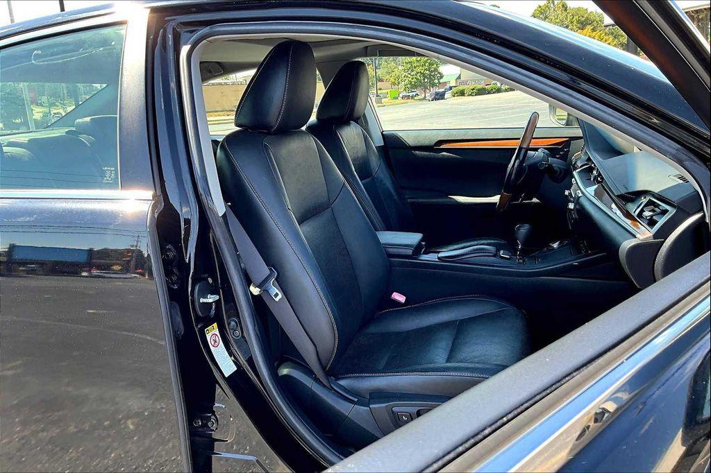 used 2013 Lexus ES 300h car, priced at $16,498