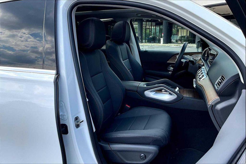 used 2025 Mercedes-Benz GLE 350 car, priced at $64,998