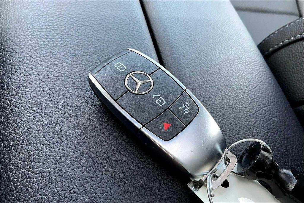 used 2025 Mercedes-Benz GLE 350 car, priced at $64,998